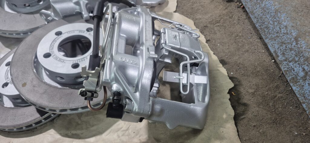 Audi A8-1999 года